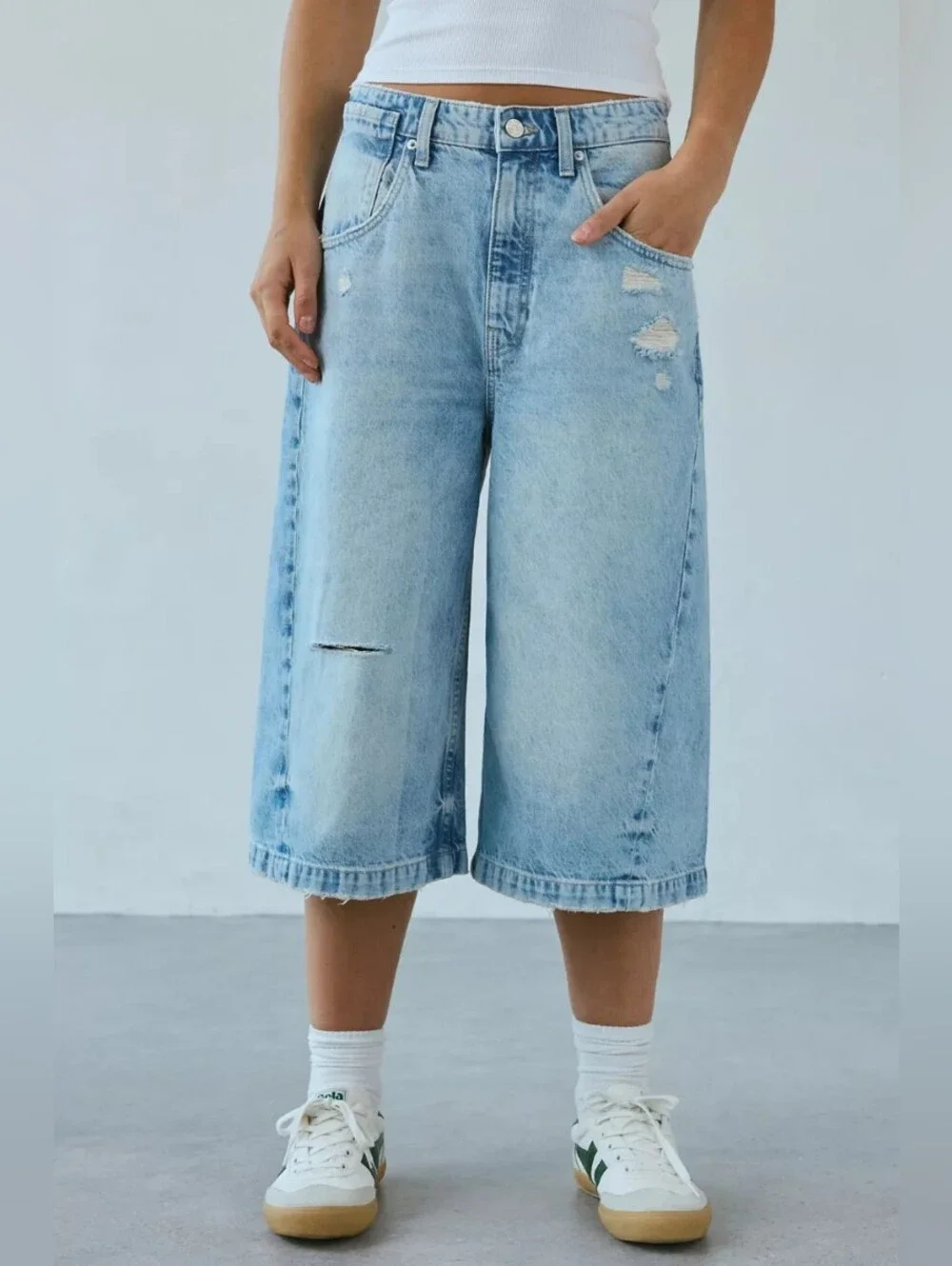 Urban Outfitters BDG Mega Mid-Rise Baggy Jorts - Picture 3 of 10